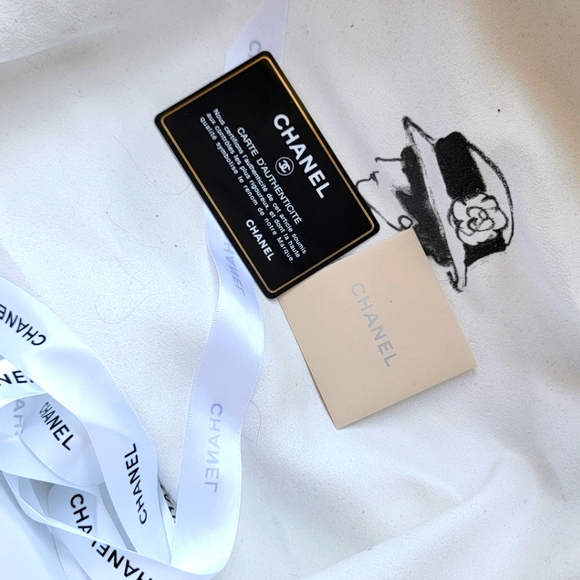 CHANEL Classic Flap Jumbo White Caviar - Picture 6 of 12
